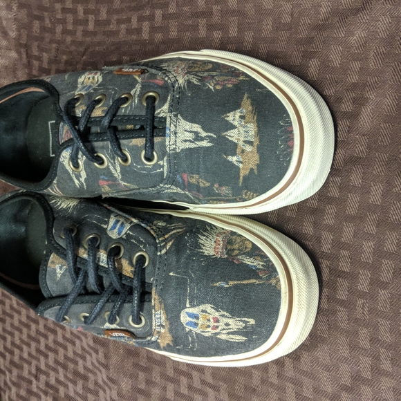 Vans - Picture 3 of 15